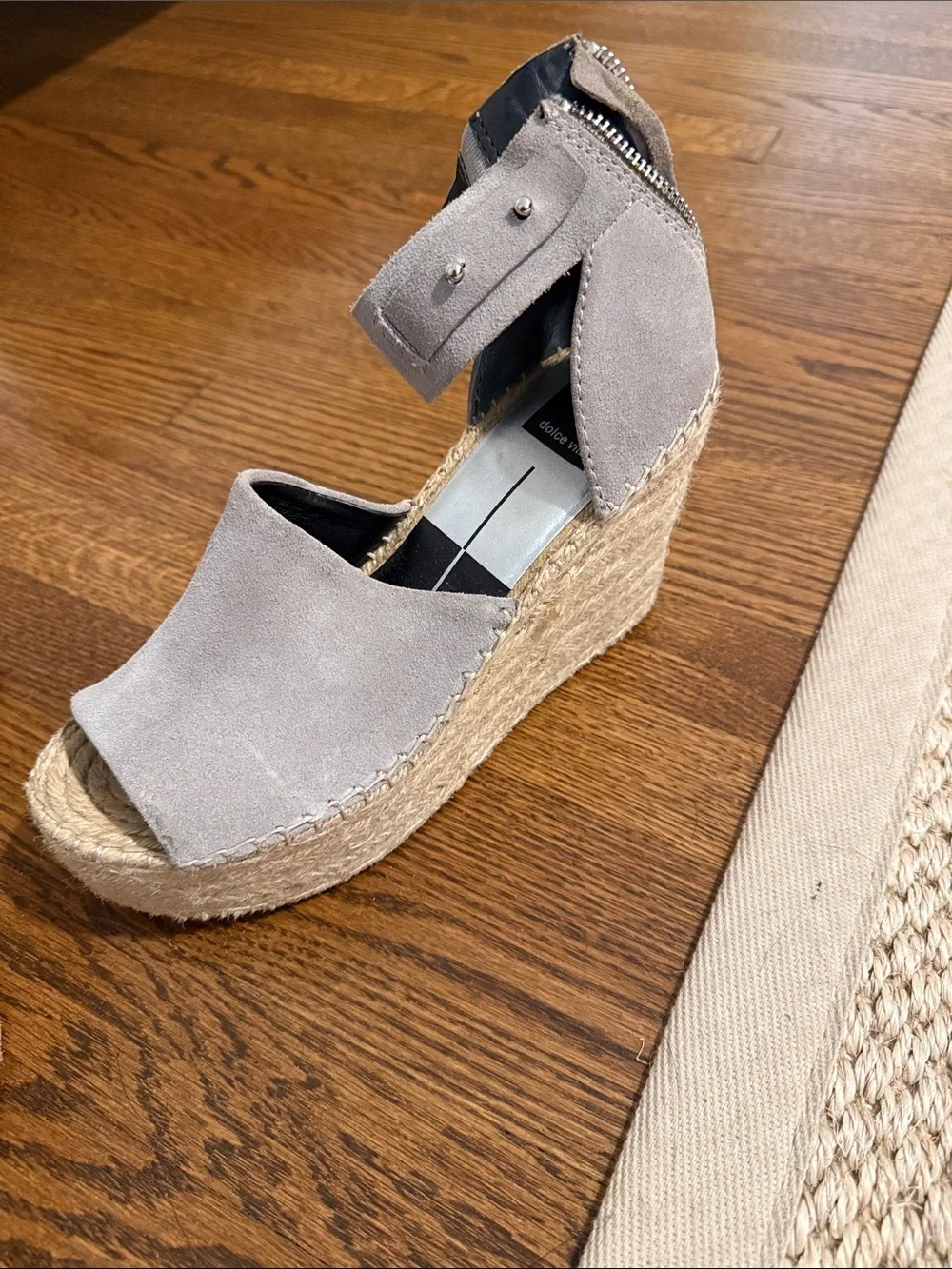 Dolce Vita stylish taupe